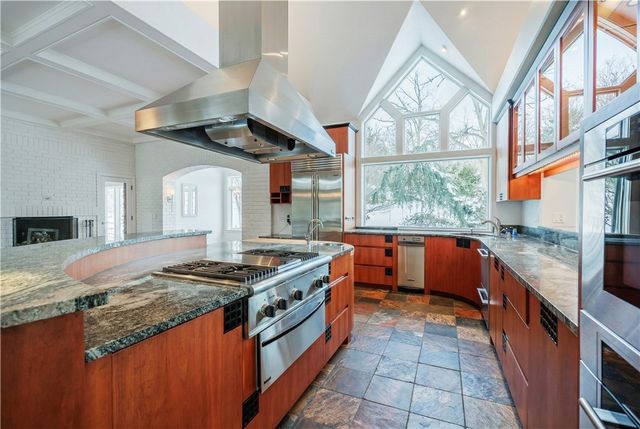 4331 Tichenor Point Drive, Canandaigua Town, NY 14424