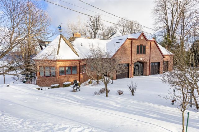 4331 Tichenor Point Drive, Canandaigua Town, NY 14424