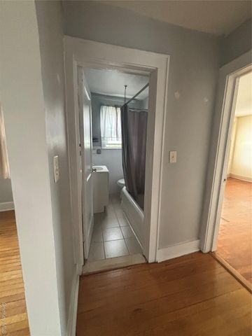 457 Montauk Highway 8, West Islip, NY 11795