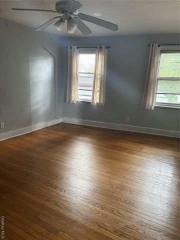 457 Montauk Highway 8, West Islip, NY 11795