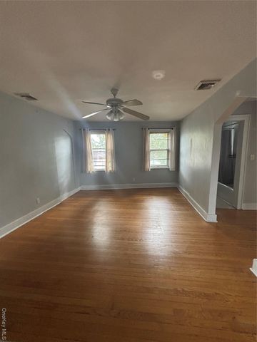 457 Montauk Highway 8, West Islip, NY 11795