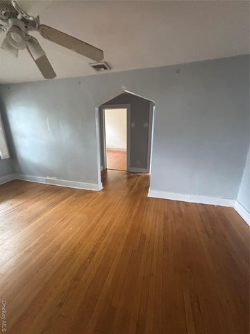 457 Montauk Highway 8, West Islip, NY 11795