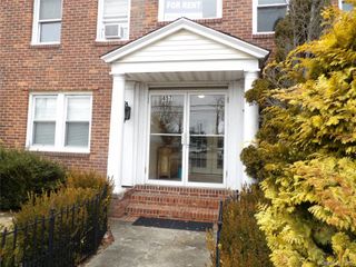 457 Montauk Highway 8, West Islip, NY 11795