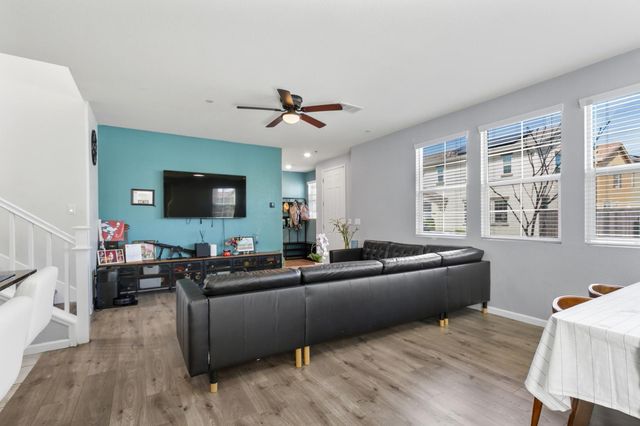 8196 Kramer Ranch Ln, Elk Grove, CA 95758