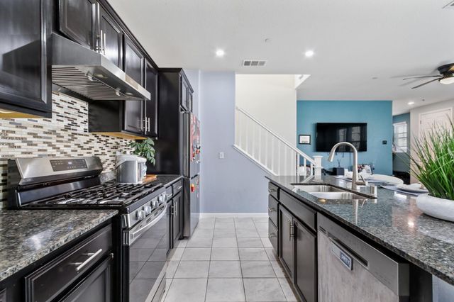 8196 Kramer Ranch Ln, Elk Grove, CA 95758