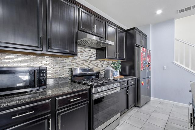 8196 Kramer Ranch Ln, Elk Grove, CA 95758