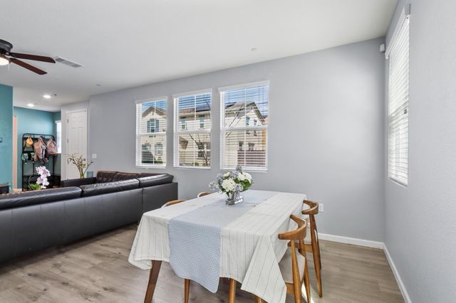 8196 Kramer Ranch Ln, Elk Grove, CA 95758