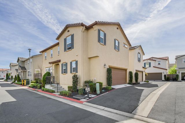 8196 Kramer Ranch Ln, Elk Grove, CA 95758