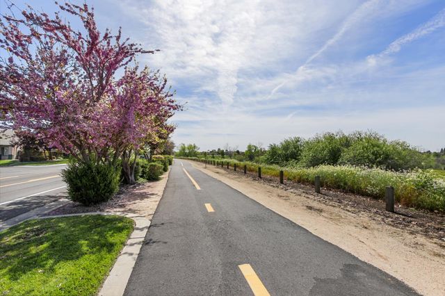 8196 Kramer Ranch Ln, Elk Grove, CA 95758