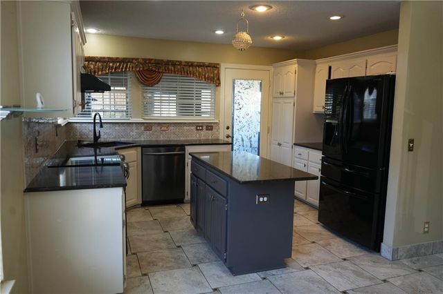 21710 62nd Street, Shawnee, KS 66218