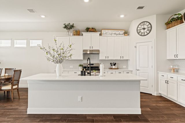 3520 Tunnel Avenue, Aubrey, TX 76227