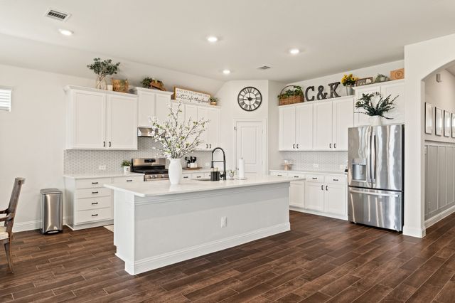 3520 Tunnel Avenue, Aubrey, TX 76227