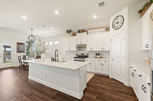 3520 Tunnel Avenue, Aubrey, TX 76227