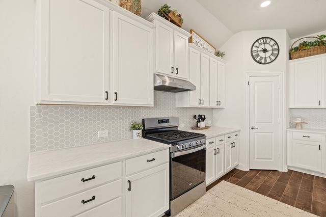 3520 Tunnel Avenue, Aubrey, TX 76227