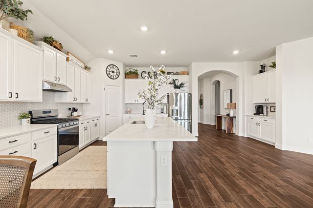 3520 Tunnel Avenue, Aubrey, TX 76227