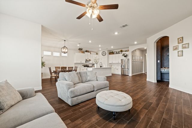 3520 Tunnel Avenue, Aubrey, TX 76227