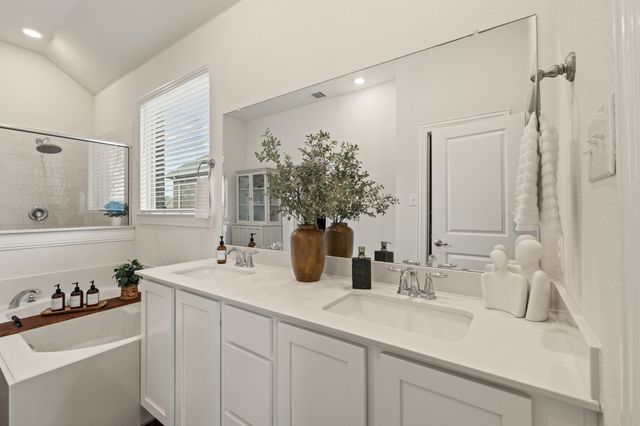 3520 Tunnel Avenue, Aubrey, TX 76227