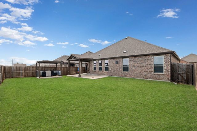 3520 Tunnel Avenue, Aubrey, TX 76227