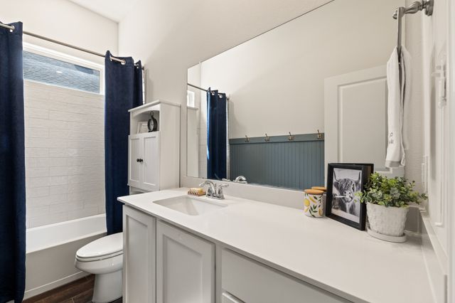 3520 Tunnel Avenue, Aubrey, TX 76227