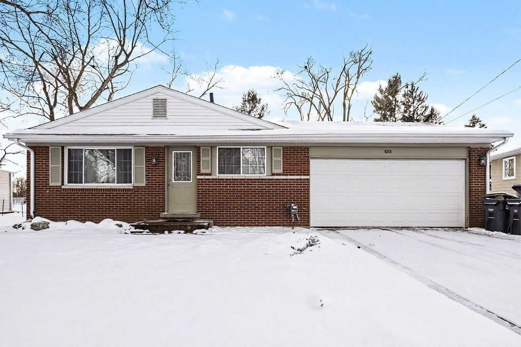 4316 Farnham Avenue, Portage City, MI 49002