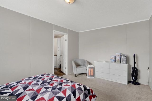 239 CHESAPEAKE EST, Thomasville, PA 17364