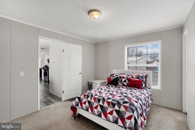 239 CHESAPEAKE EST, Thomasville, PA 17364