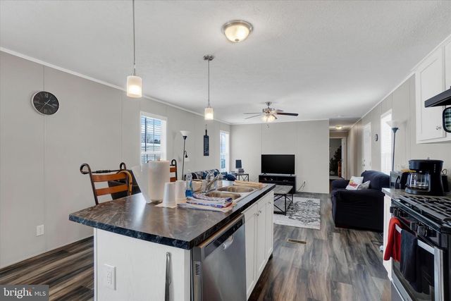 239 CHESAPEAKE EST, Thomasville, PA 17364