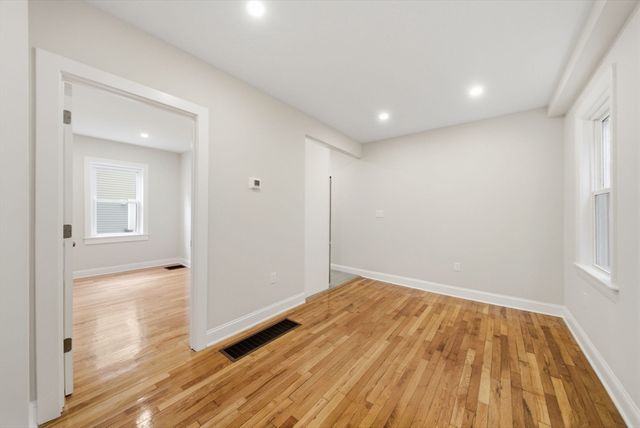 11 Mount Pleasant St 11, Waltham, MA 02452