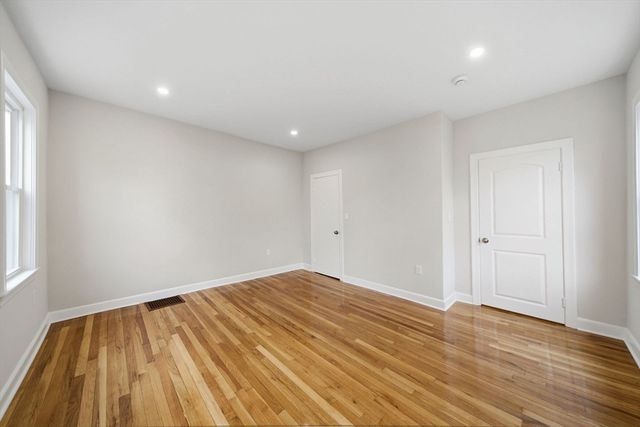 11 Mount Pleasant St 11, Waltham, MA 02452