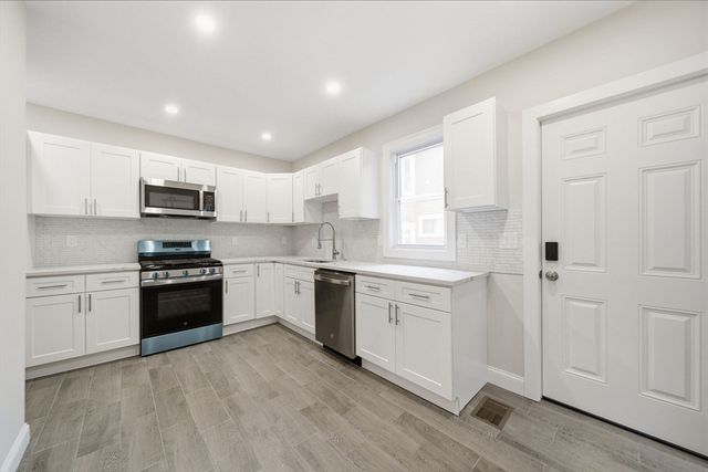 11 Mount Pleasant St 11, Waltham, MA 02452