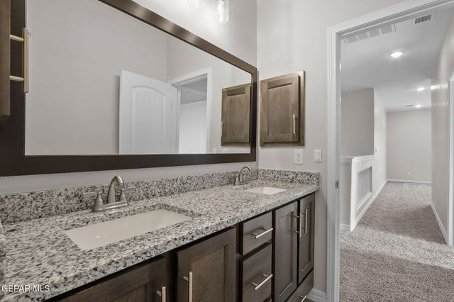 192 Olive Branch, Sunland Park, NM 88008