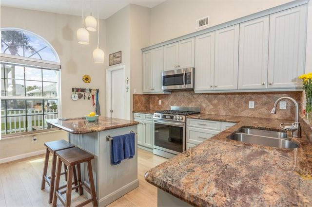 33 BEDFORD DRIVE, Palm Coast, FL 32137