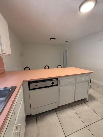 1046 NW 33rd Ave Back, Miami, FL 33125