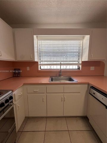 1046 NW 33rd Ave Back, Miami, FL 33125