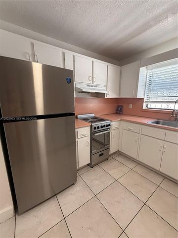 1046 NW 33rd Ave Back, Miami, FL 33125