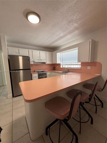 1046 NW 33rd Ave Back, Miami, FL 33125