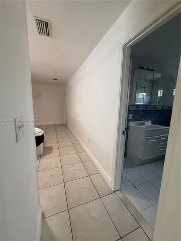 1046 NW 33rd Ave Back, Miami, FL 33125