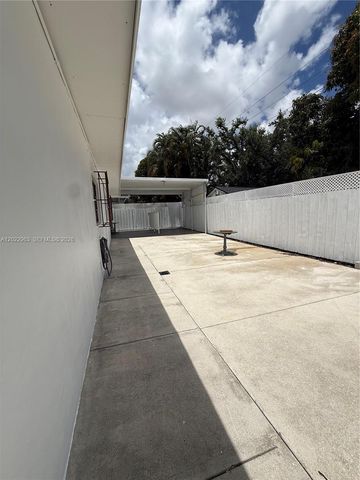 1046 NW 33rd Ave Back, Miami, FL 33125