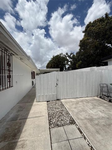1046 NW 33rd Ave Back, Miami, FL 33125