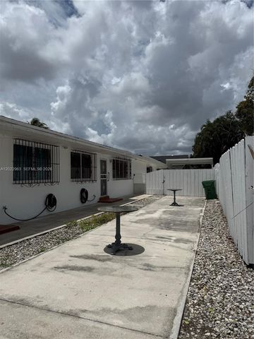 1046 NW 33rd Ave Back, Miami, FL 33125