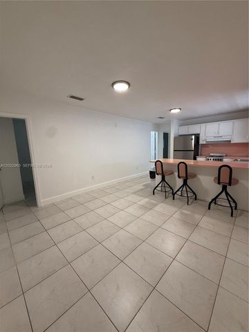 1046 NW 33rd Ave Back, Miami, FL 33125