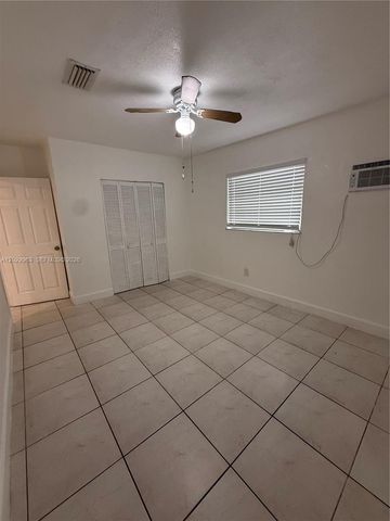 1046 NW 33rd Ave Back, Miami, FL 33125