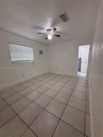 1046 NW 33rd Ave Back, Miami, FL 33125