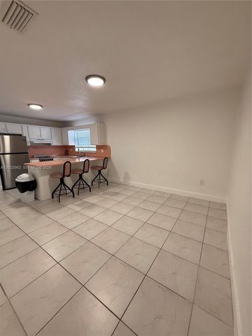 1046 NW 33rd Ave Back, Miami, FL 33125