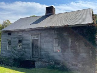 2296 North Main Street, Londonderry, VT 05148
