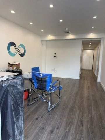 10601 NW 122nd St 20, Medley, FL 33178