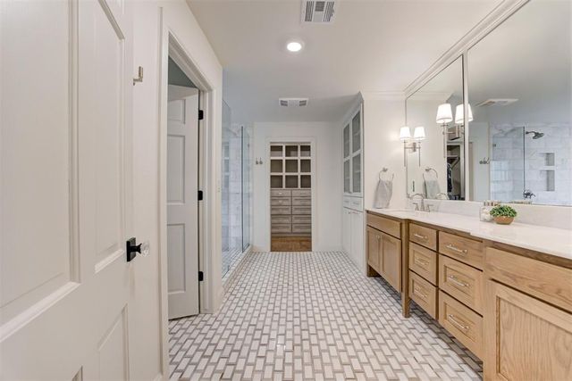 1118 Glenwood Avenue, Nichols Hills, OK 73116