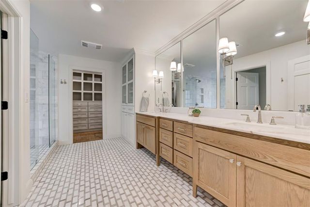 1118 Glenwood Avenue, Nichols Hills, OK 73116