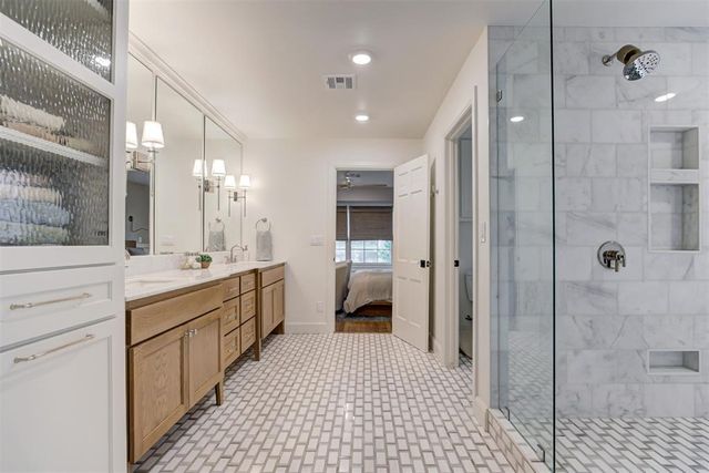 1118 Glenwood Avenue, Nichols Hills, OK 73116
