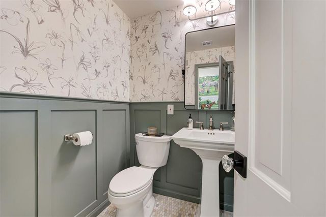 1118 Glenwood Avenue, Nichols Hills, OK 73116